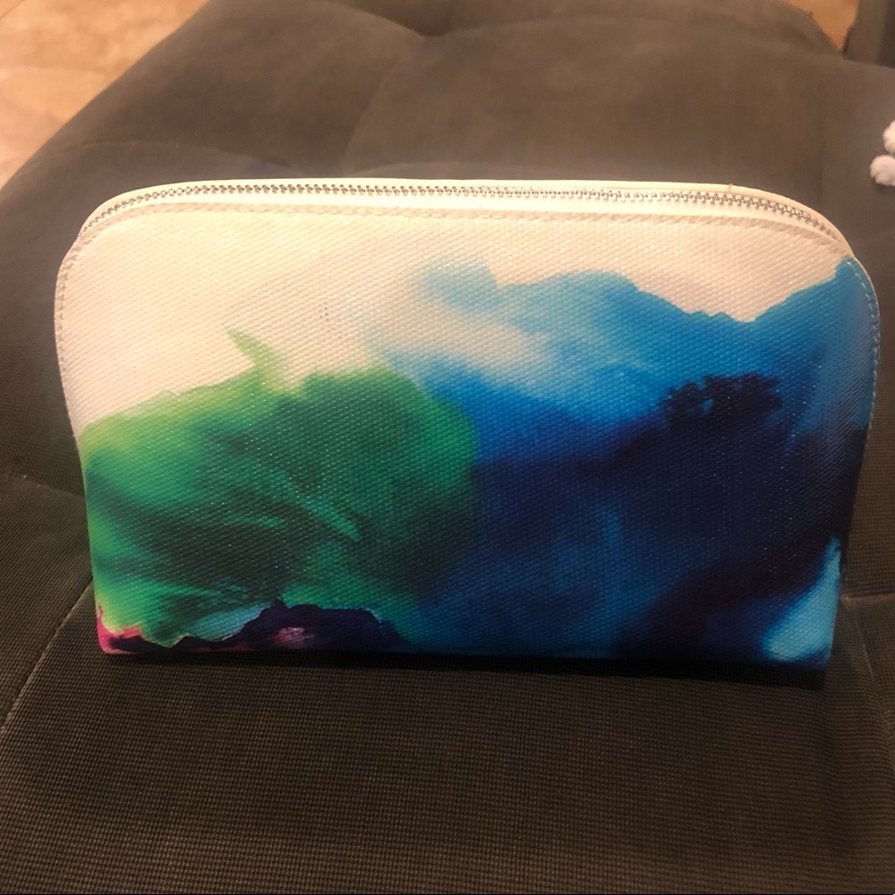 La Mer cosmetic bag
